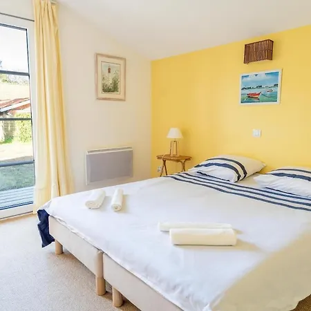 Typique Avec à Pied Villa