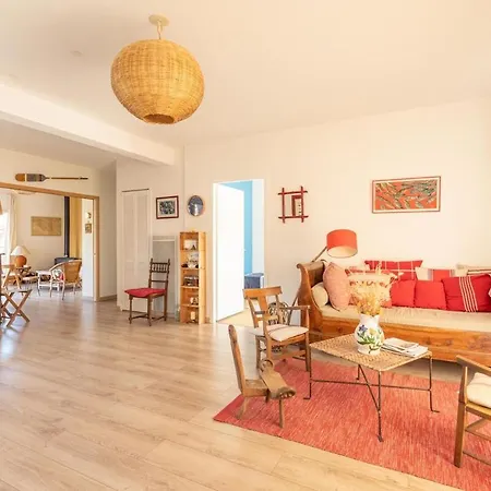 Typique Avec A Pied Vila